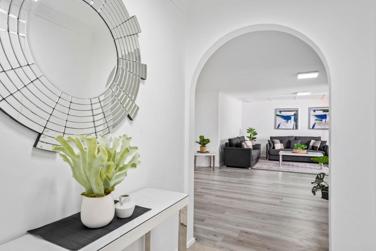 Coco Bella Retreat In Central Surfers - Sleeps 6-8 غولد كوست المظهر الخارجي الصورة